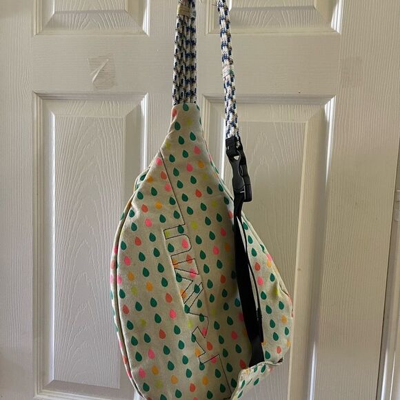 KAVU Rope Sling Backpack Canvas Beige Retro Muted Rainbow Raindrops - Picture 5 of 10